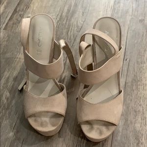 Aldo Nude suede wedges